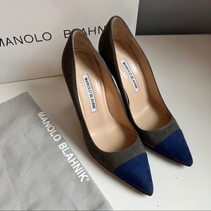 Manolo Blahnik Blue Grey Suede Heeled Pump sized 5